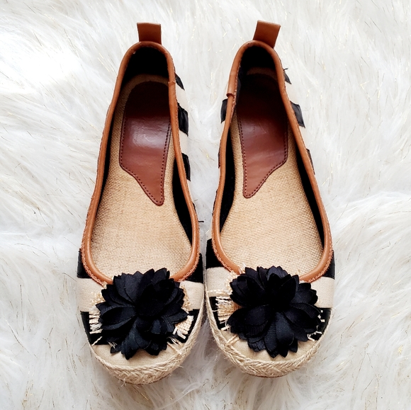 Kim Rogers black & tan striped slip-on flats - Picture 2 of 7